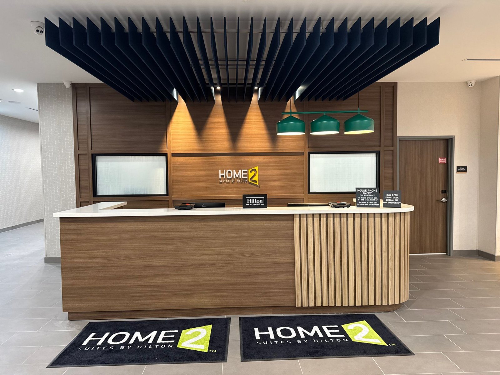 HS2 Front Desk